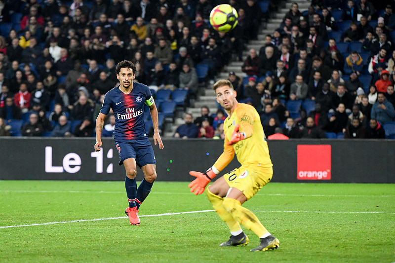 胡梅尔斯：按照目前的中卫市场，施洛特贝克有很多的机会（胡梅尔斯：以当下中卫行情来看，施洛特贝克机会颇多）