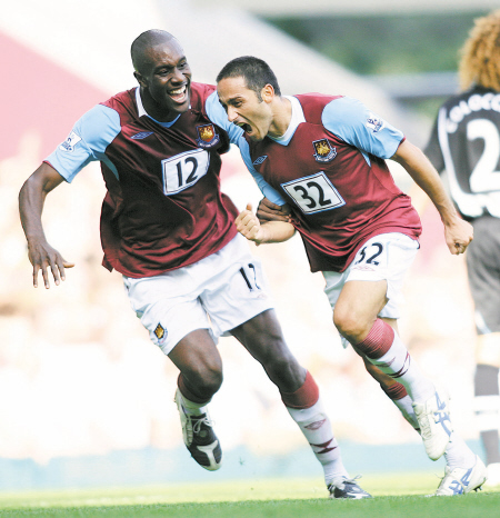 因右踝发炎，朗尼克取消了担任阿森纳vs拜仁解说嘉宾的计划（受右踝炎症影响，朗尼克临时取消阿森纳对拜仁解说工作）