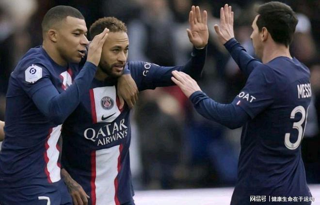 罗马诺：水晶宫及其他多家俱乐部有意，博埃预计1月离开拜仁（罗马诺：博埃获水晶宫等队青睐，预计一月从拜仁离队）