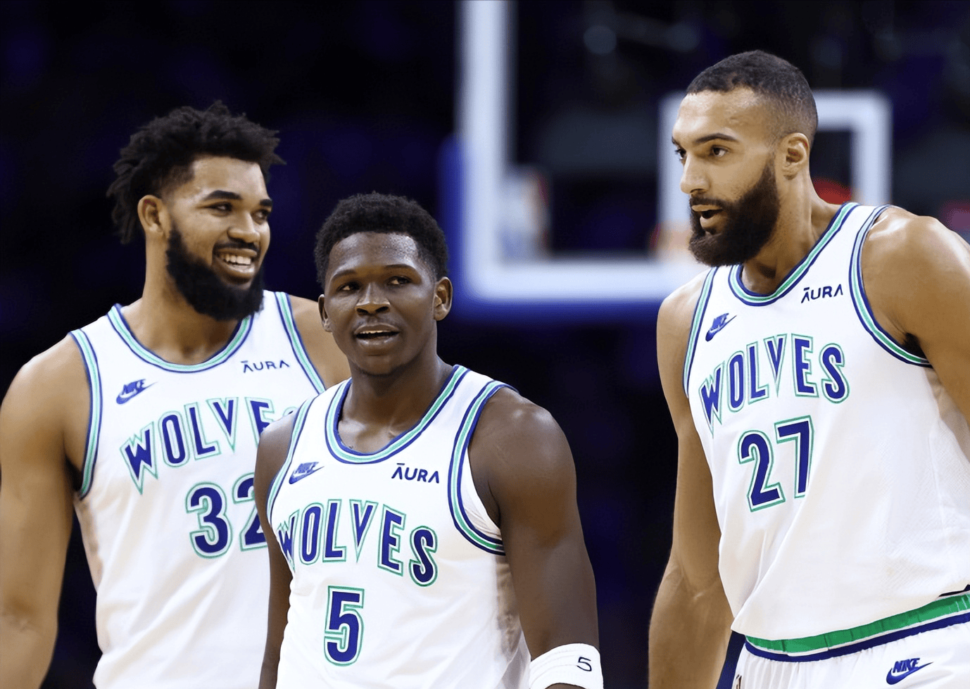 足球中超球队旅程曝光，航班延误引不满（中超球队行程曝光，航班延误惹不满）