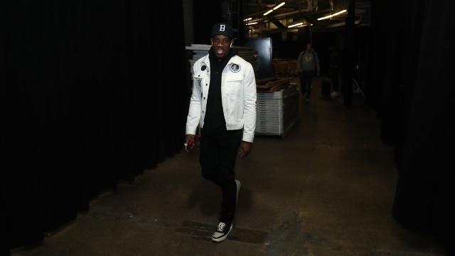 斯诺克英锦赛：斯佳辉6-0零封瑞恩，晋级16强（斯佳辉6-0横扫瑞恩，强势晋级英锦赛16强）