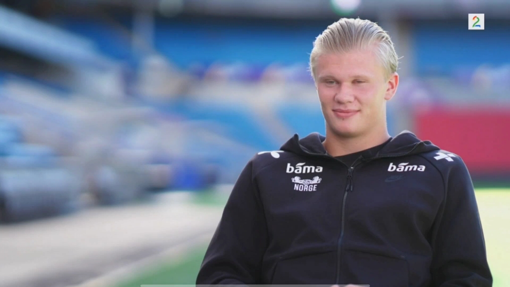 中场核心连续突破防守制造射门机会（中场指挥官连续冲击防线创造射门良机）