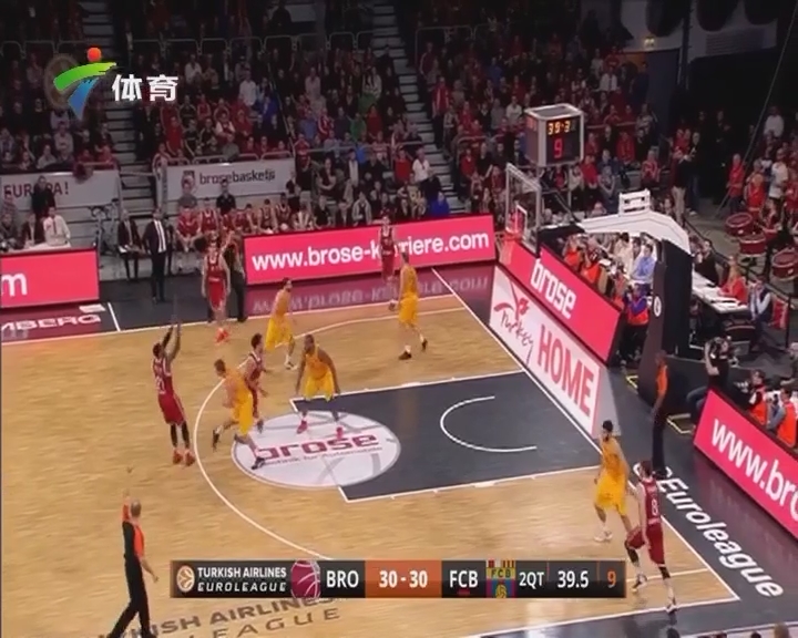 足球国足球员海外首发，发挥稳定（国脚海外联赛首发，表现稳健）