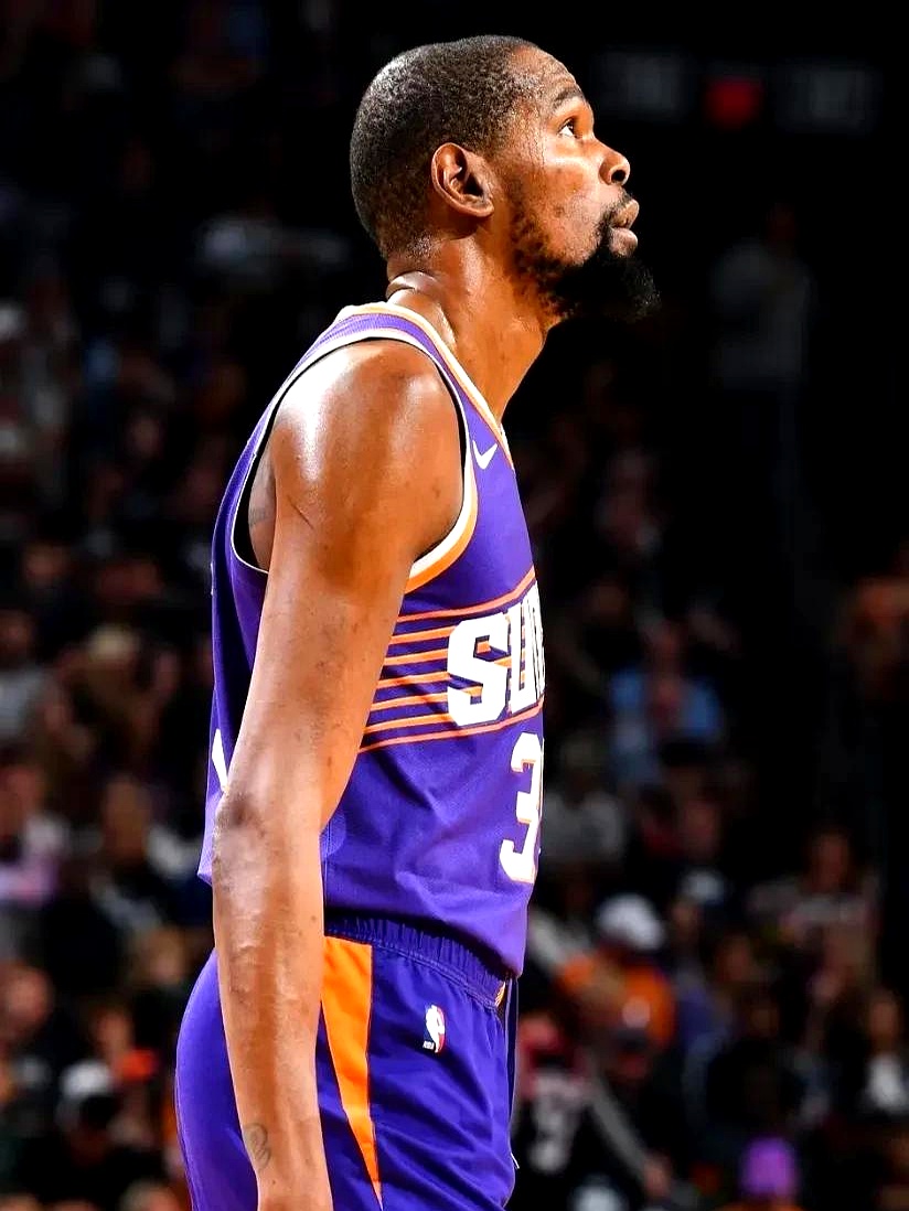 广东男篮在CBA俱乐部杯将迎战武汉赛区对手，阵容较齐，但因伤病缺阵四名主力，仍有望争夺晋级名额。（广东男篮出战CBA俱乐部杯武汉赛区：阵容基本齐整，四主力伤缺，晋级仍可期）