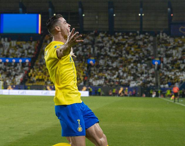 不留情面！东契奇战旧主怒砍35分5篮板11助攻（毫不手软！东契奇对阵旧主轰下35分5篮板11助攻）