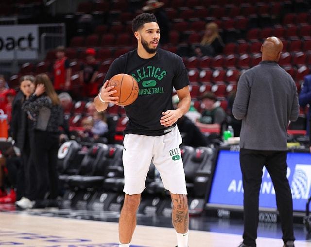 麦克托米奈：尤文很优秀，但那不勒斯得继续提升达到更高高度（麦克托米奈：尤文很强，那不勒斯仍需持续提升以达到更高水平）